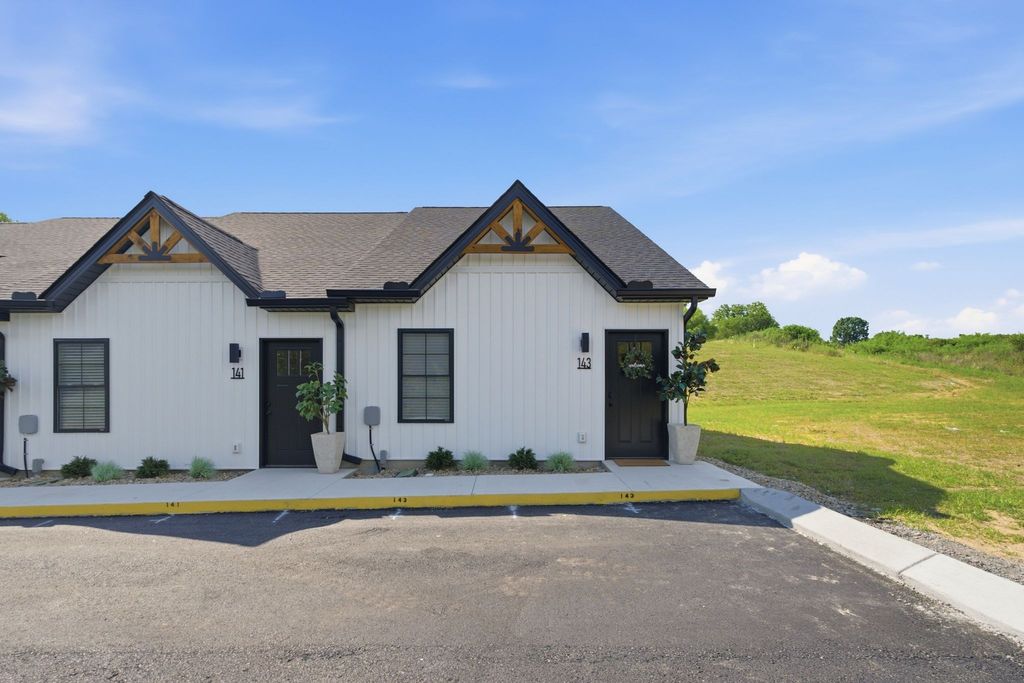 143 Deer Valley Drive E 143, Gordonsville