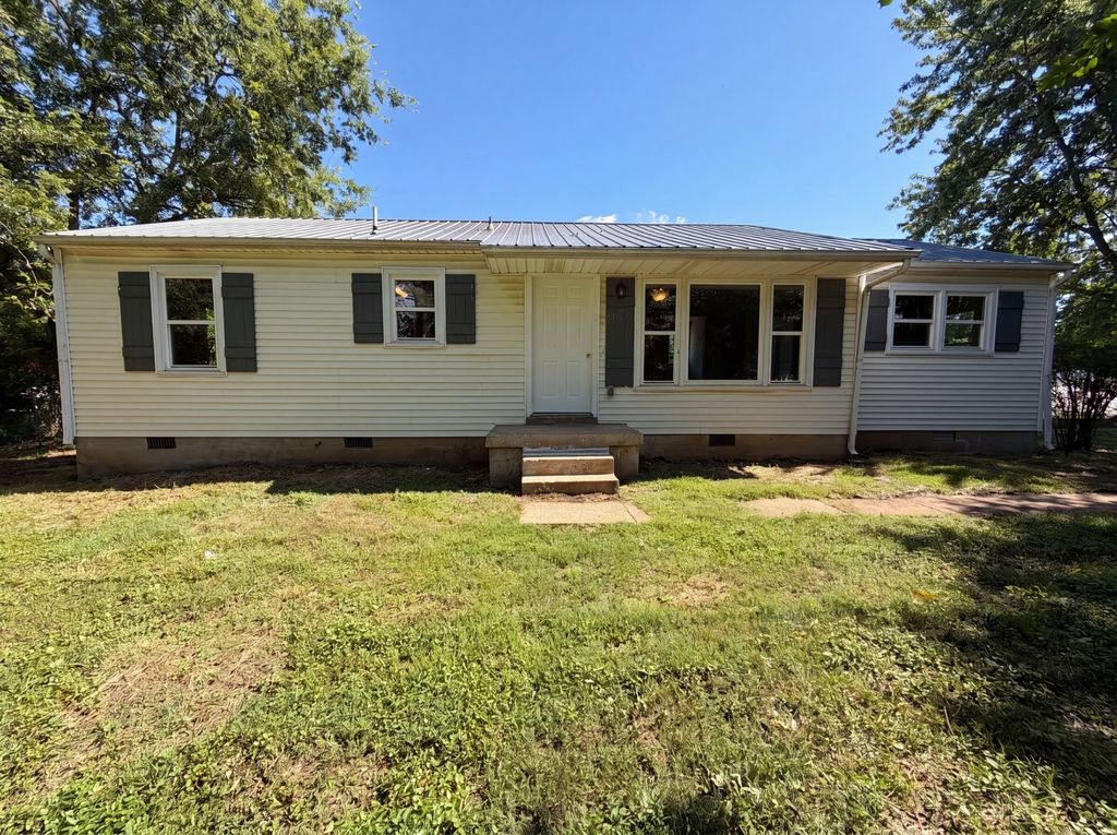 1036 E Commerce St, Lewisburg