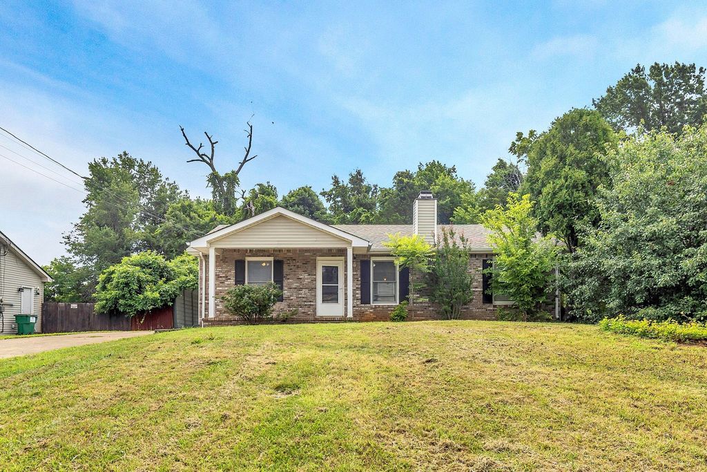 2809 Teakwood Dr, Clarksville