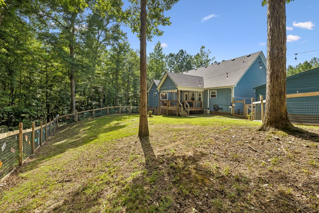 906 Riverwood Dr, Buchanan