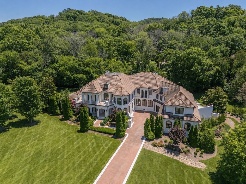 336 White Swans Xing, Brentwood