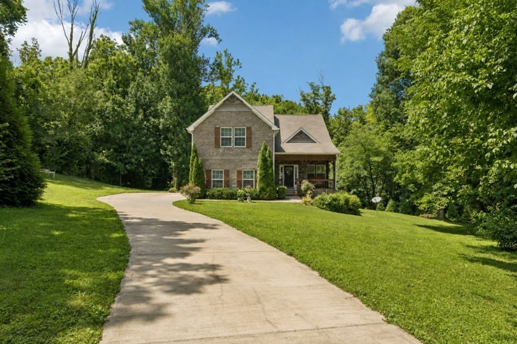 113 Summit Dr, Columbia