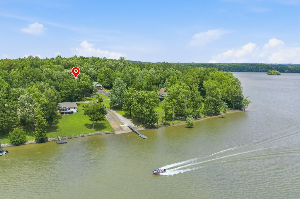 300 Featherfoot Parkway Loop, Parsons