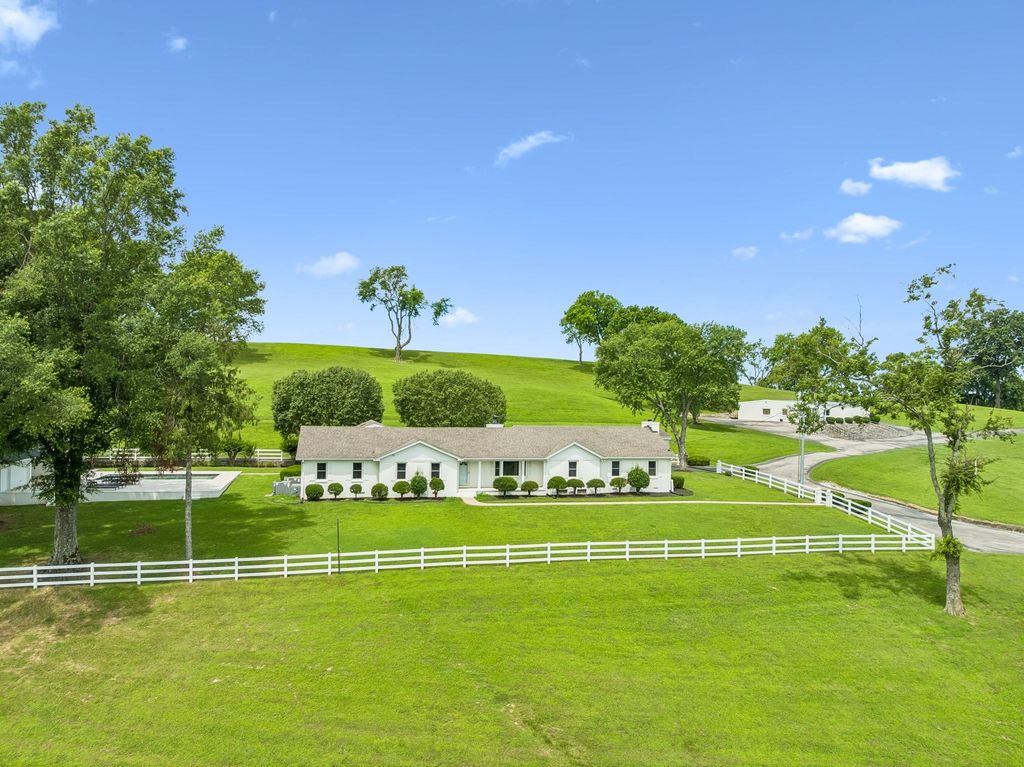 1731 Nashville Hwy, Columbia