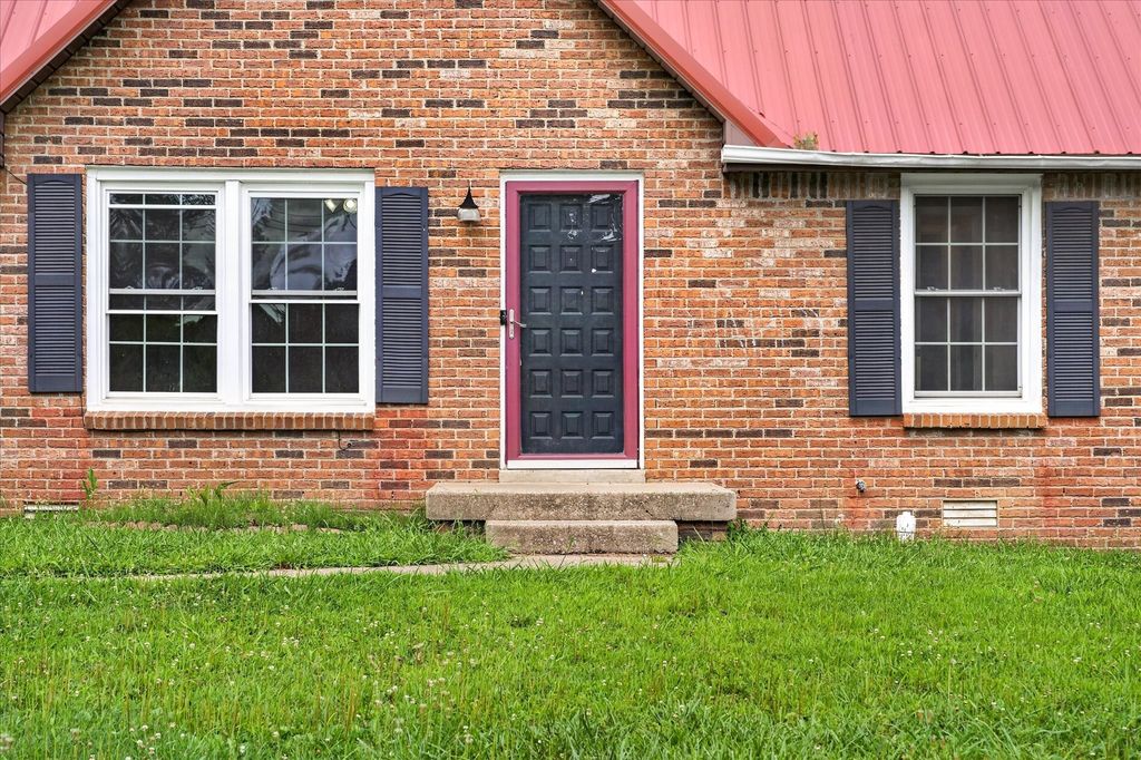 406 Lillie Belle Ln, Clarksville