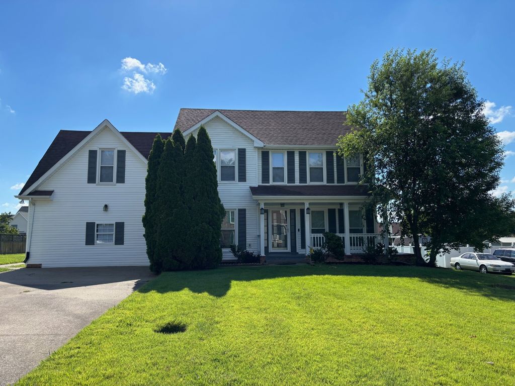 3321 Greenspoint Dr, Clarksville