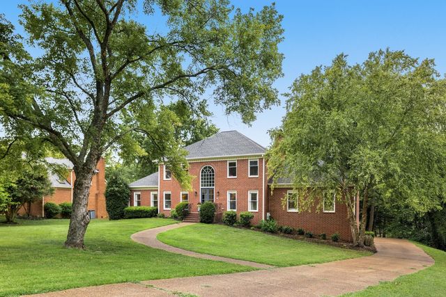9318 Navaho Dr, Brentwood