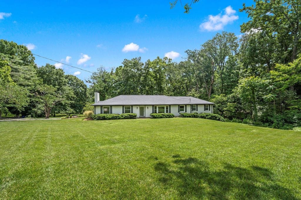 873 Forest Acres Dr, Nashville