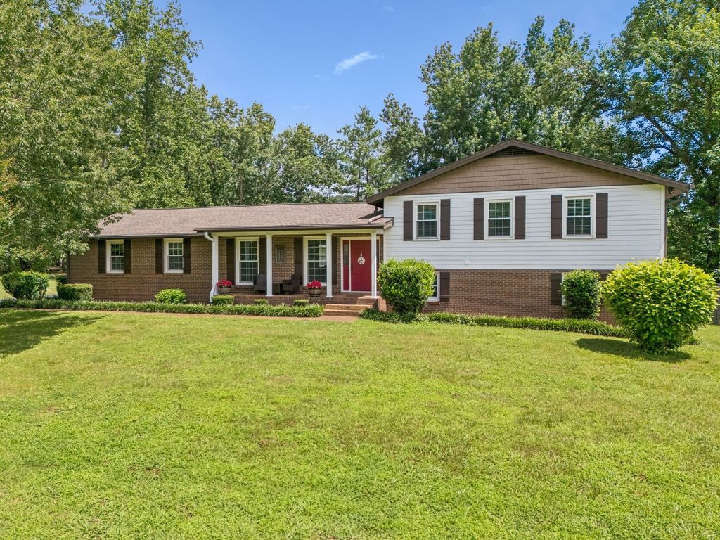 101 Century Oak Dr, Franklin