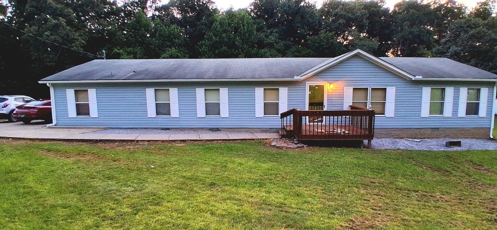 4736 Mickle Ln, Clarksville