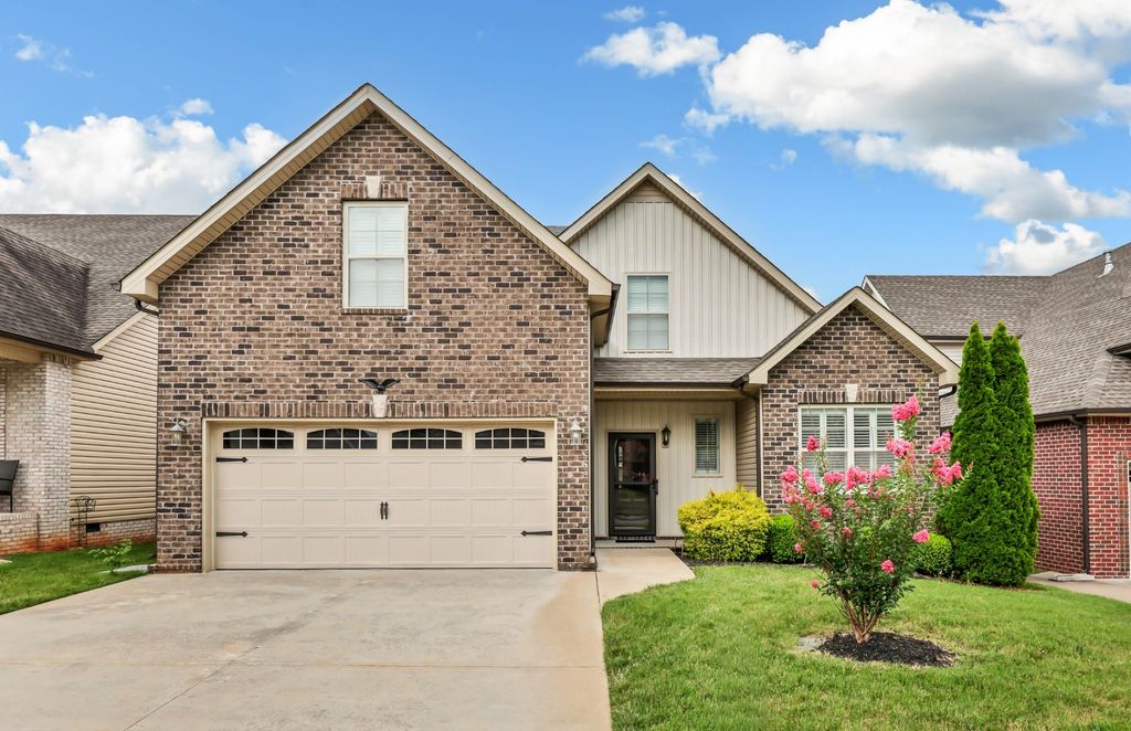 330 Turnberry Cir, Clarksville