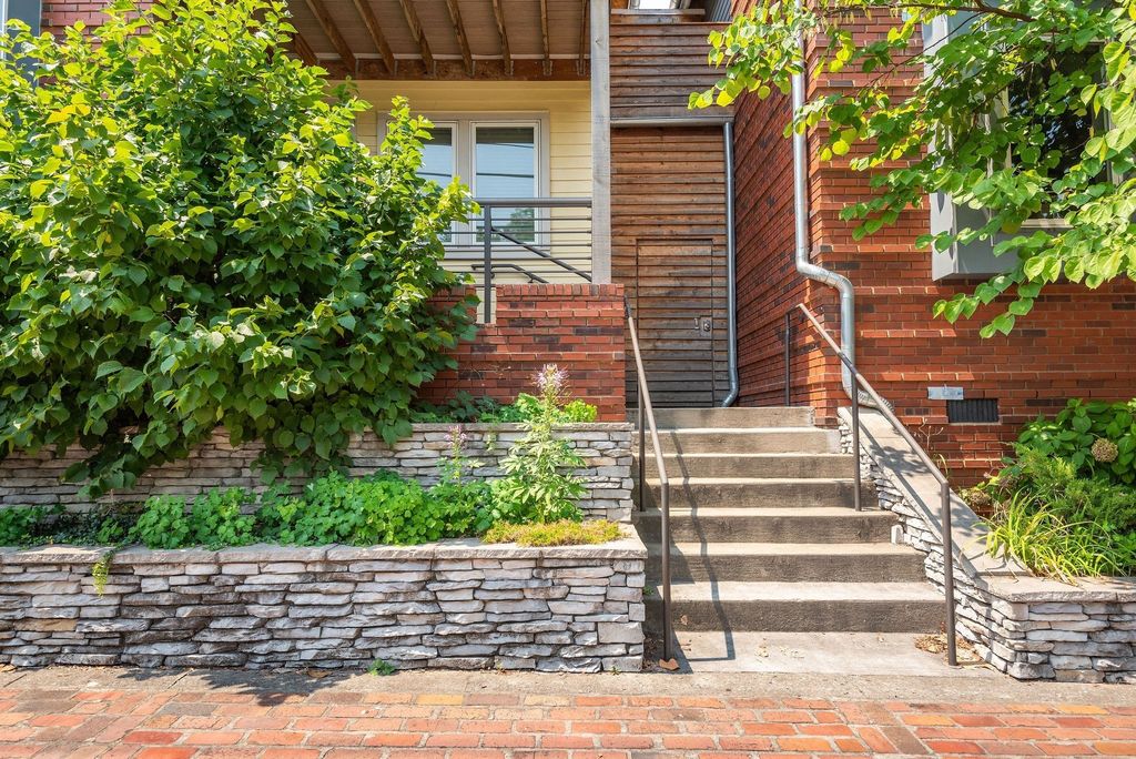 1325 5th Ave N 4, Nashville