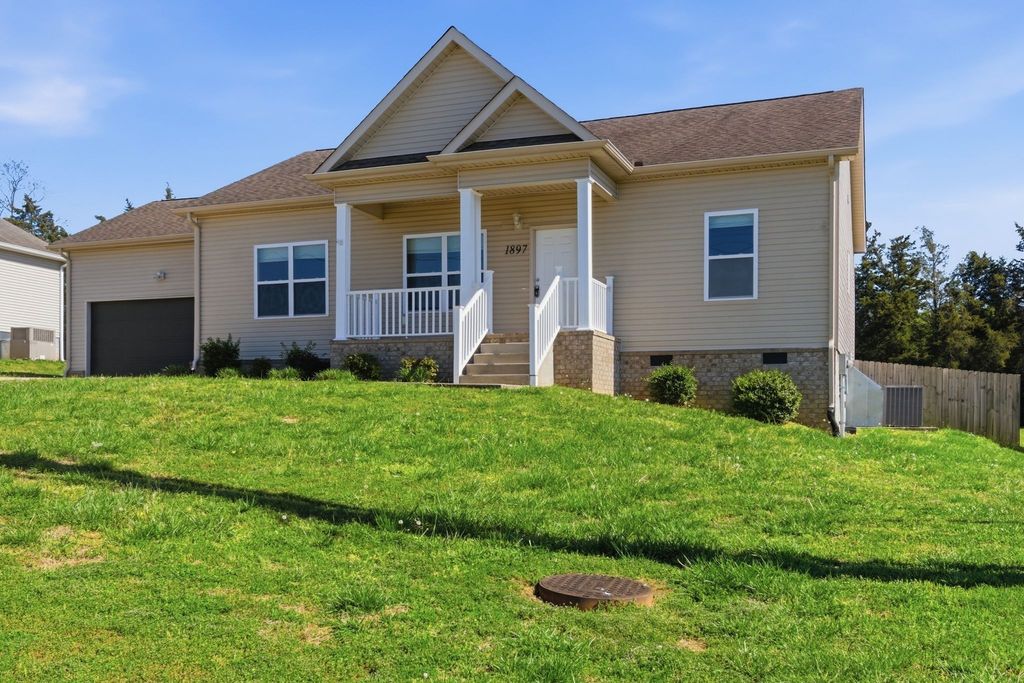 1897 Sheffield Ln, Columbia