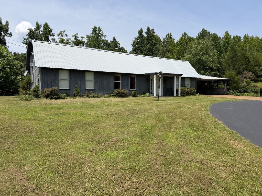 232 Cane Creek Rd, Hohenwald