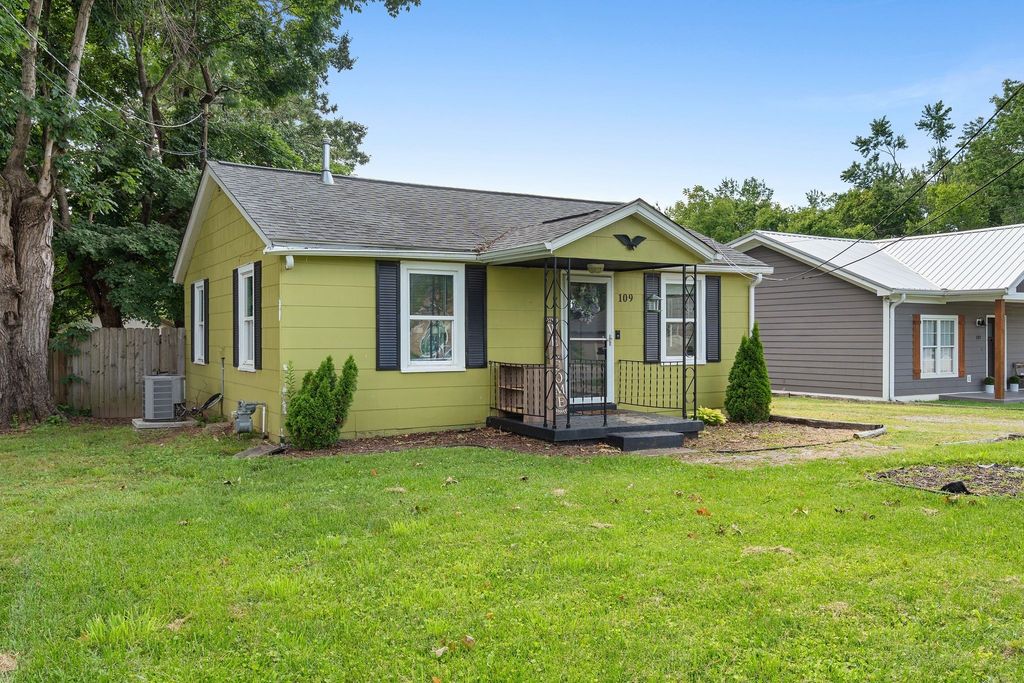 109 Tyree Springs Rd, White House