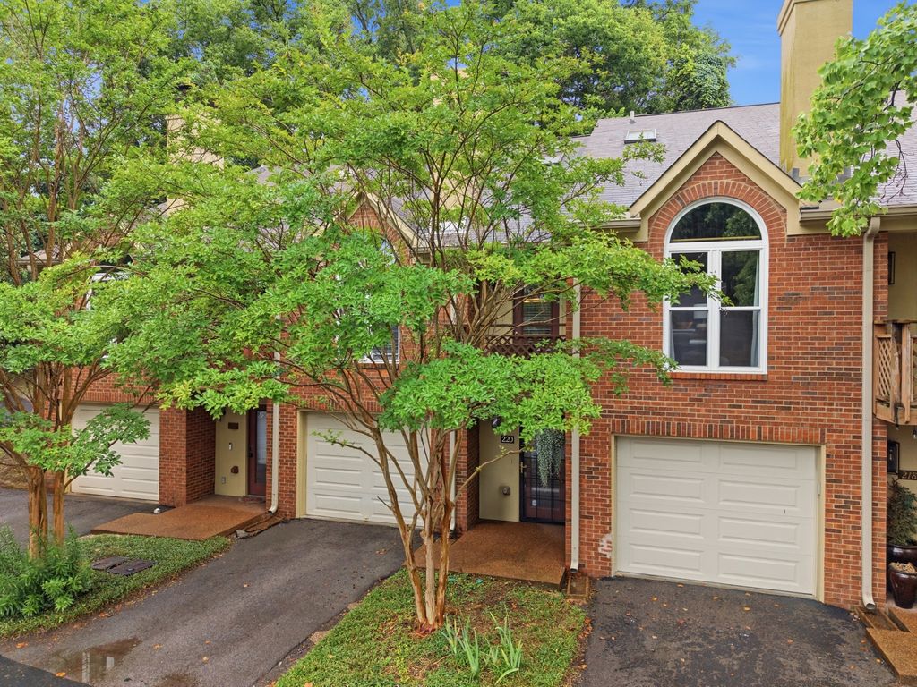 220 Riverstone Ct, Nashville