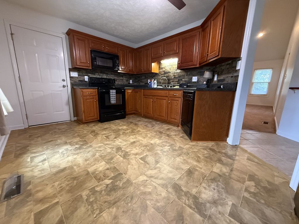 959 Sumerset Cir, Lewisburg