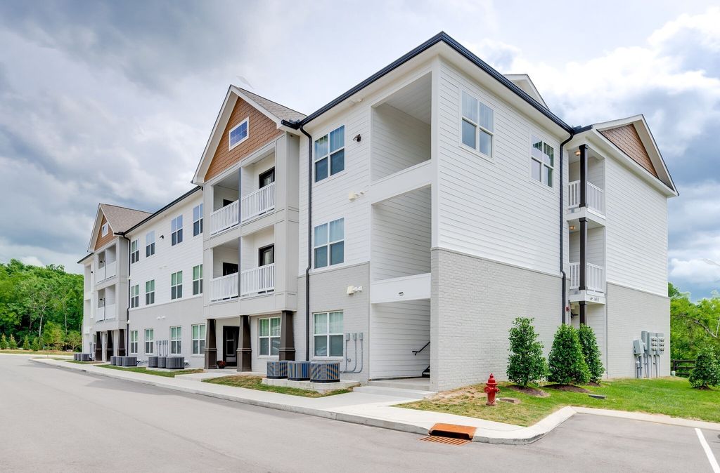 6411 Charlotte Road Cir 105, Nashville