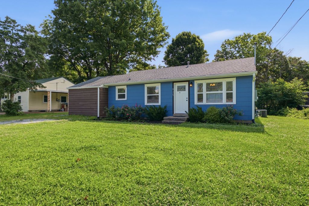 825 Spencer Ave, Gallatin