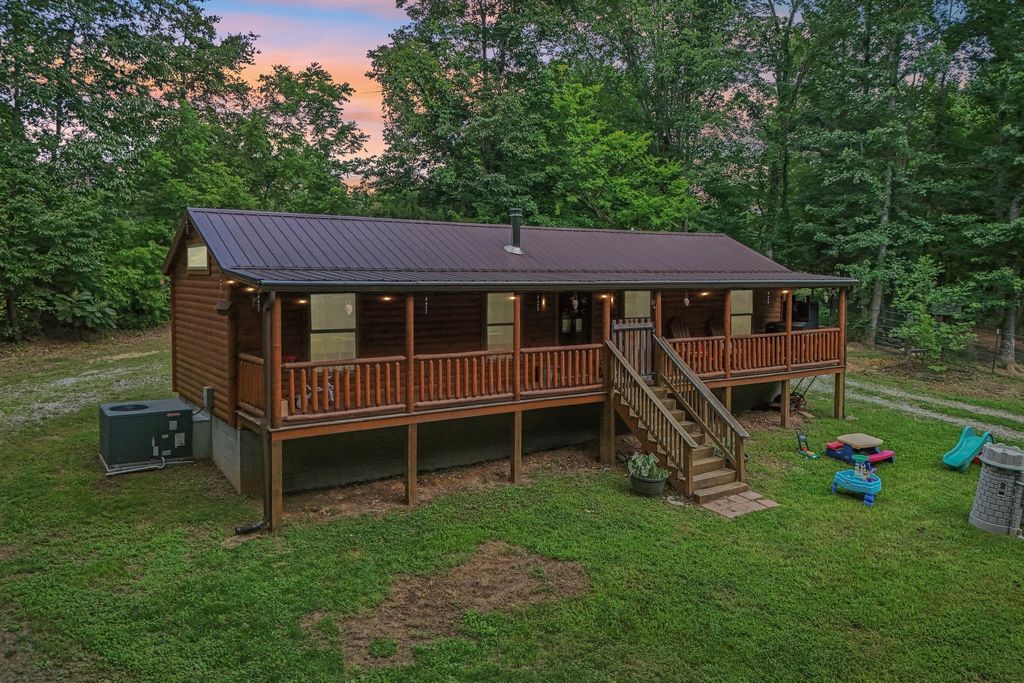 1424 Poplar Ridge Ln, Chapmansboro