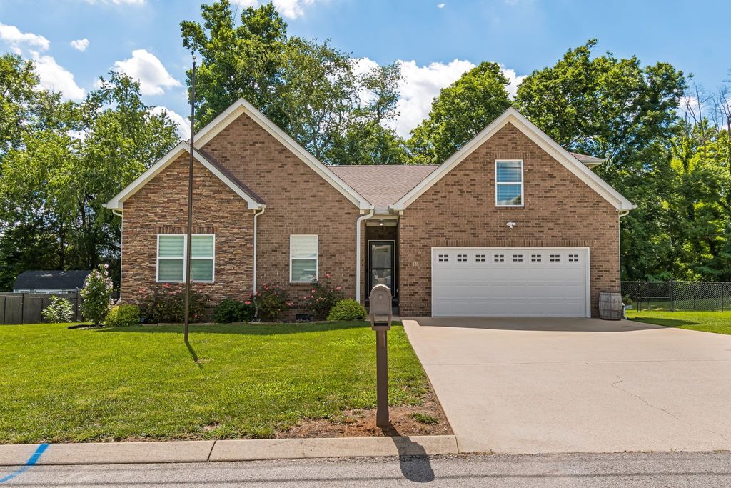 136 Timberland Dr, Columbia