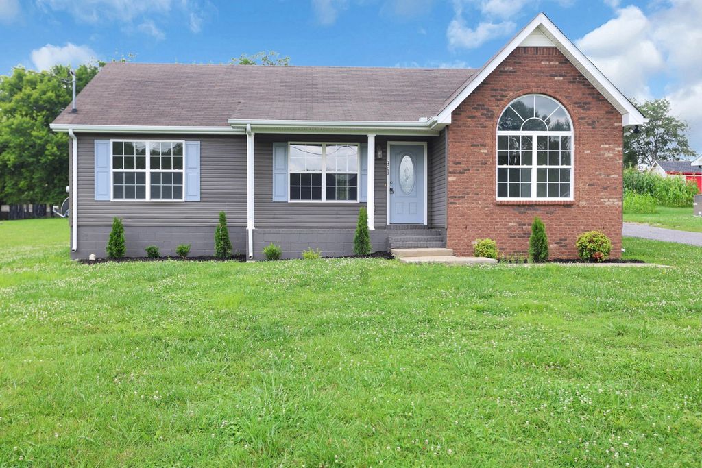 307 Shadow Dr, Shelbyville