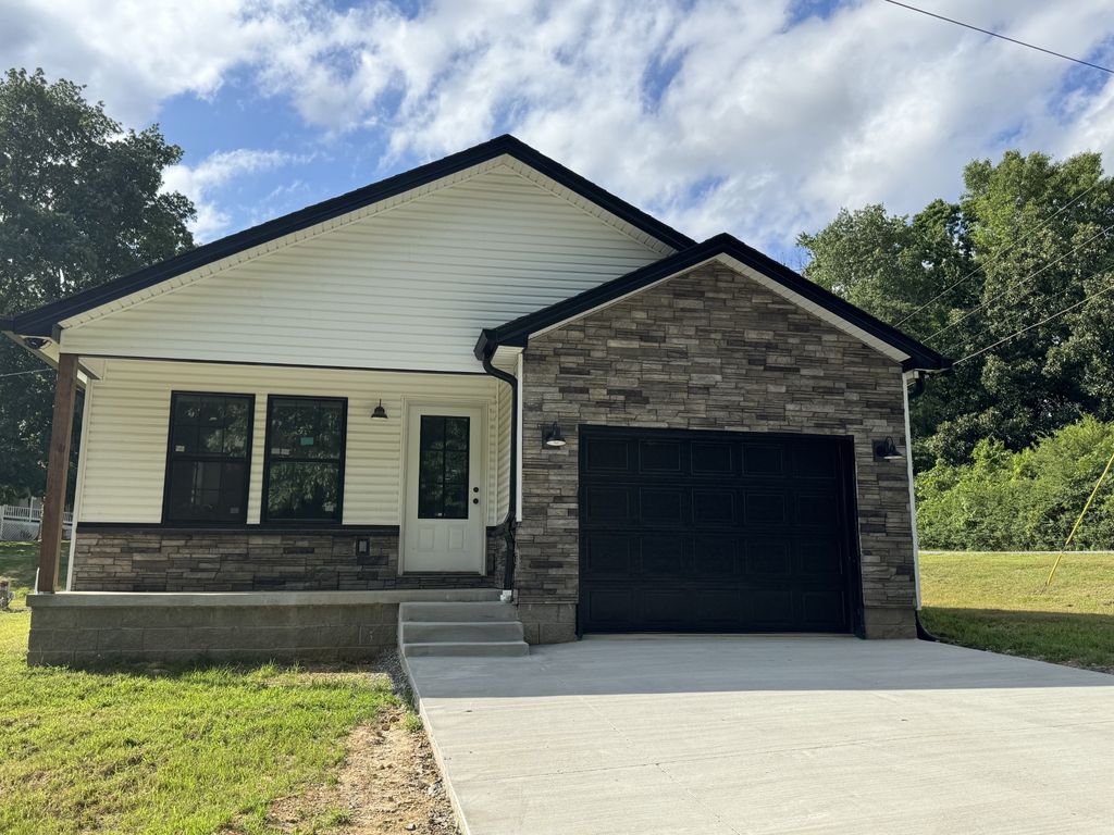 296 Hillview Dr, Cadiz