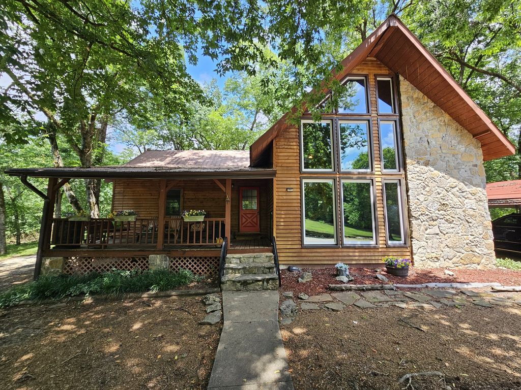 294 Lakeside Dr, Carthage
