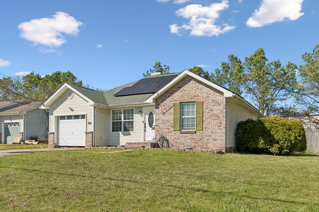 3843 Marla Cir, Clarksville