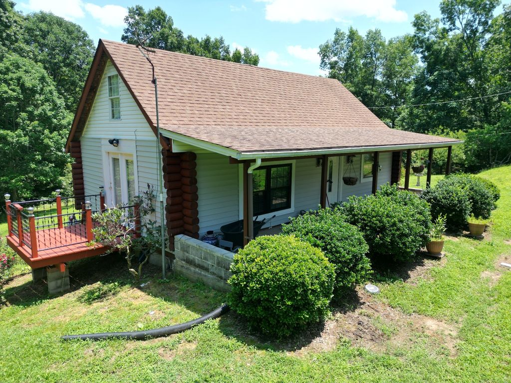 1462 Pope Circle Rd, Waynesboro