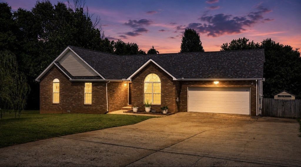 3142 Whitetail Dr, Clarksville