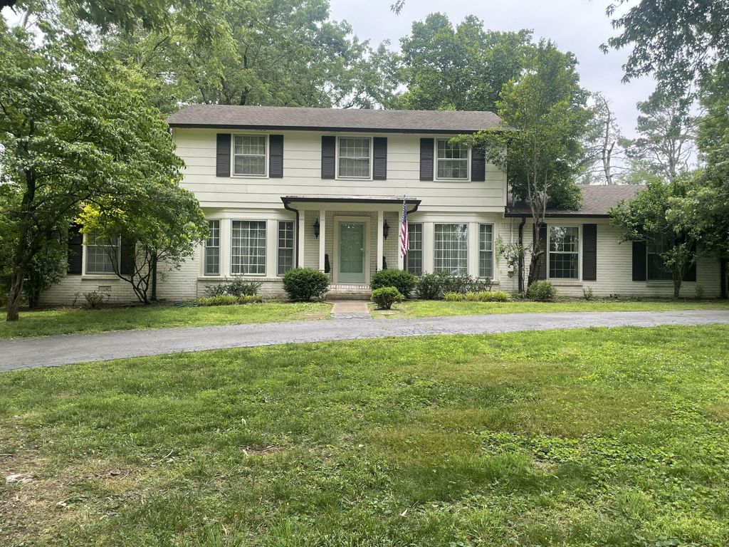 8119 Holly Rd, Brentwood
