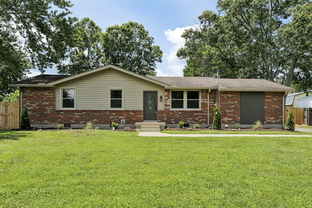 2108 Lynwood Dr, Greenbrier