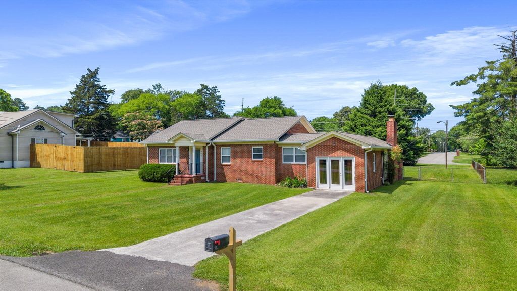 906 Park Avenue Nw, Cleveland