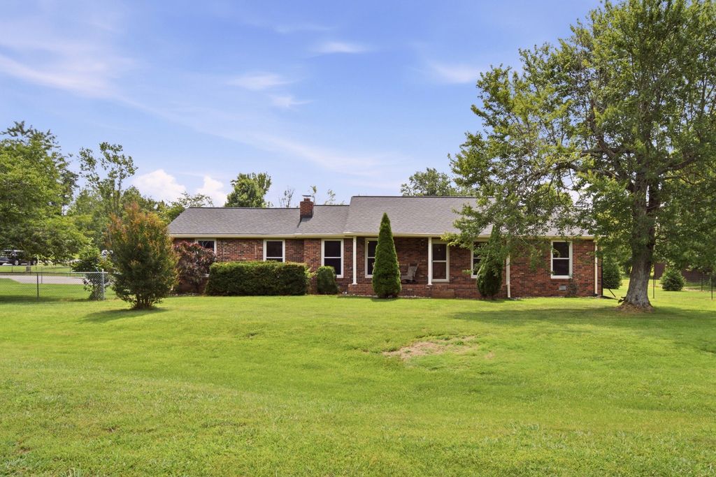 100 Jonquil Way, Lebanon