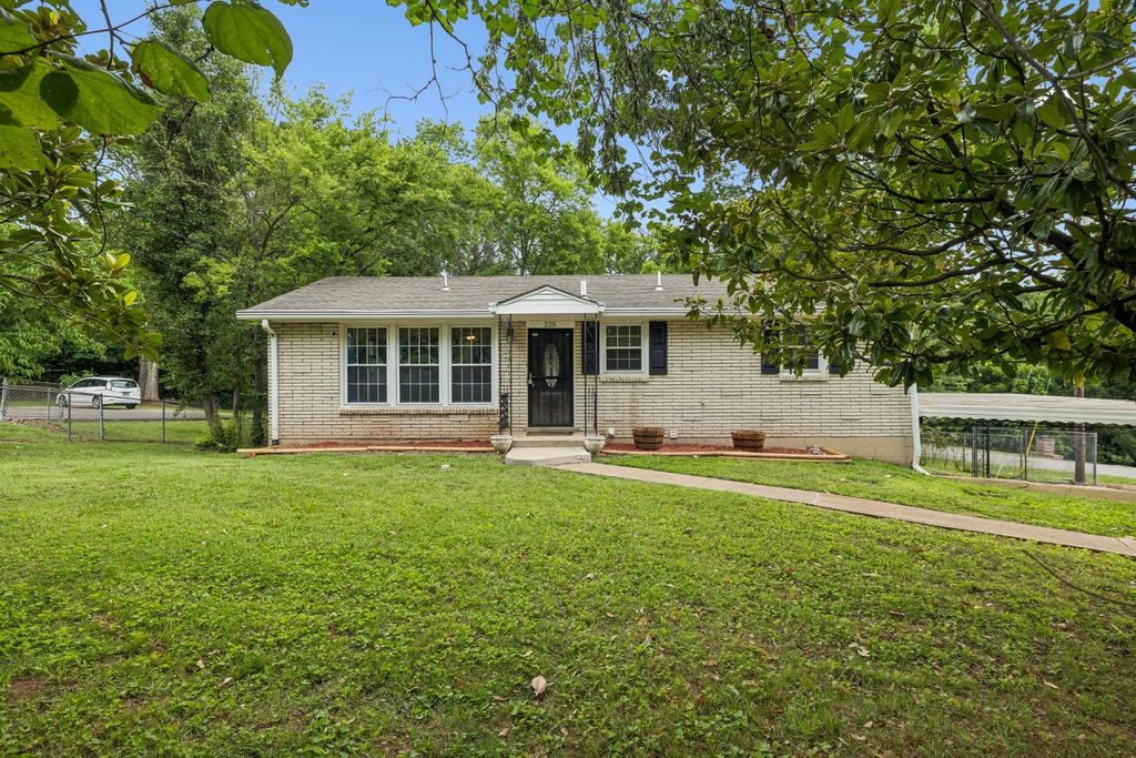 225 Bonnafield Dr, Hermitage