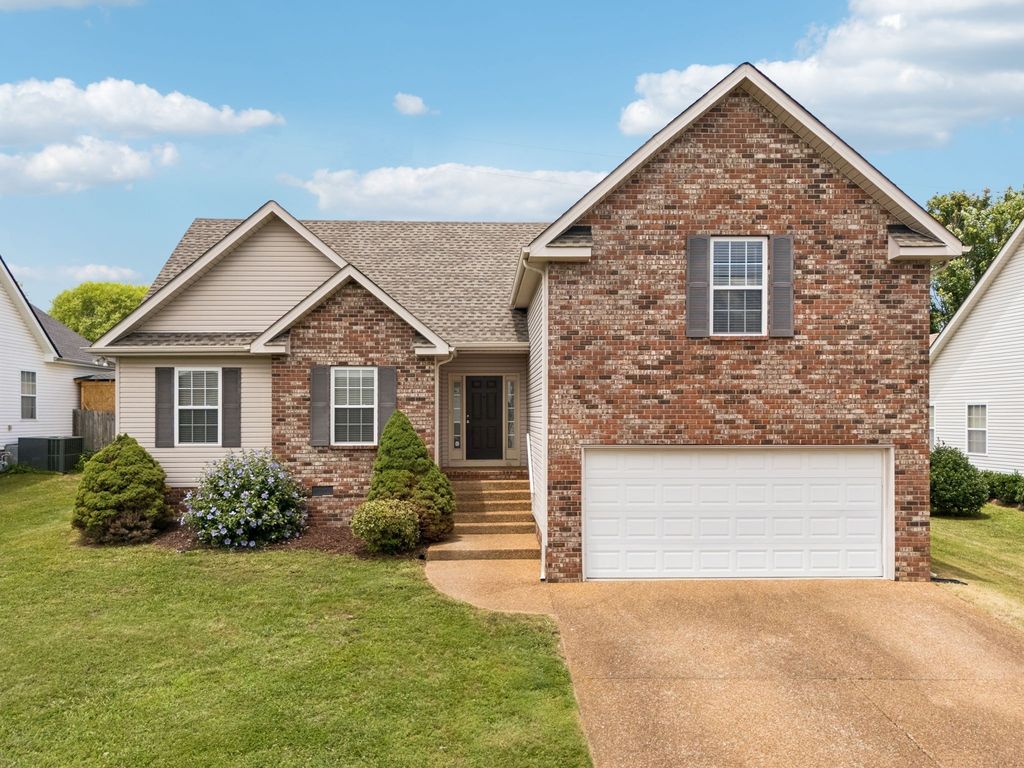 4008 Kristen St, Spring Hill