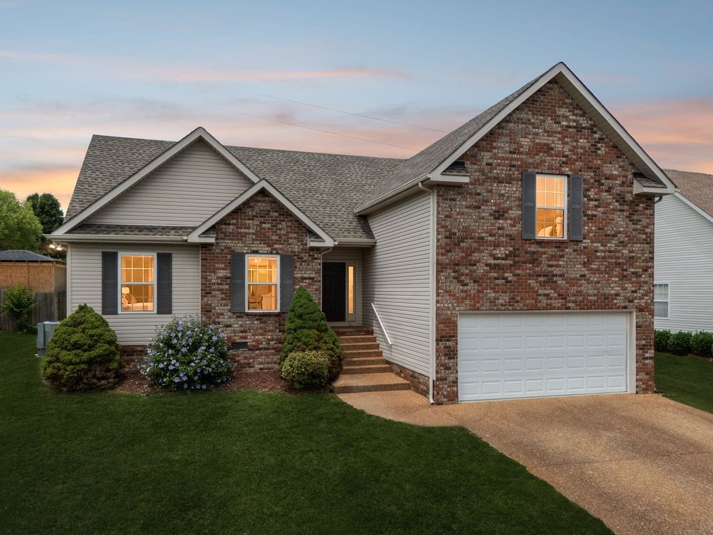 4008 Kristen St, Spring Hill