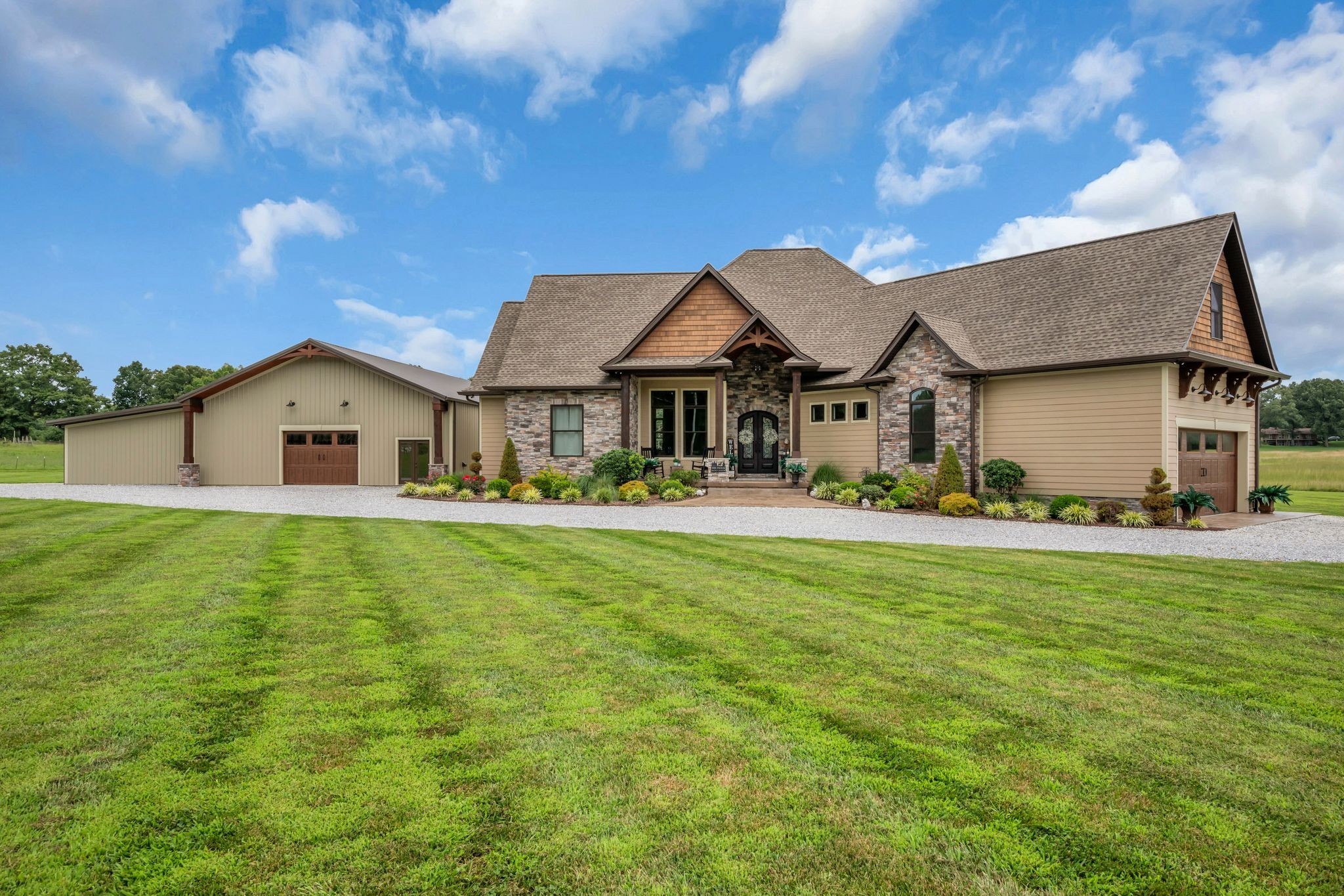 Photo of Listing #3251363