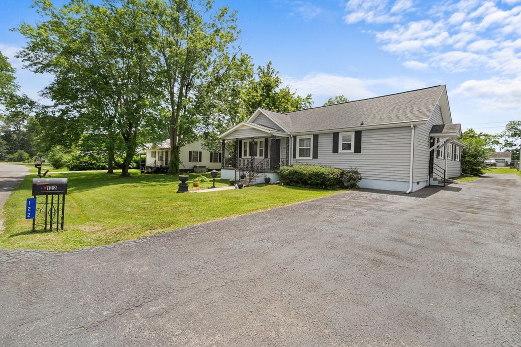 122 Anderson Dr, Tullahoma