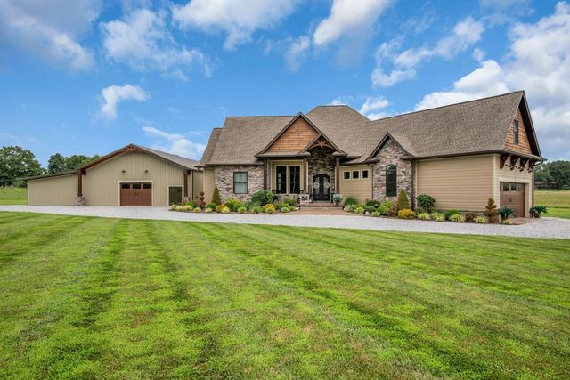 1261 Highway 48 S, Dickson