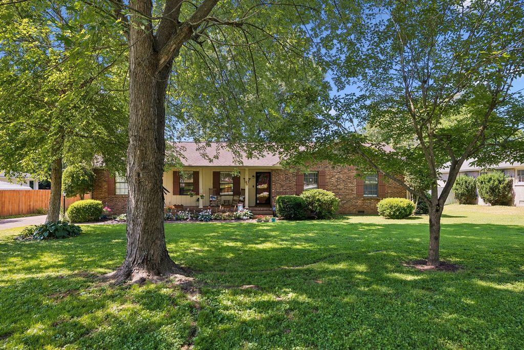 621 Teree Dr, Gallatin
