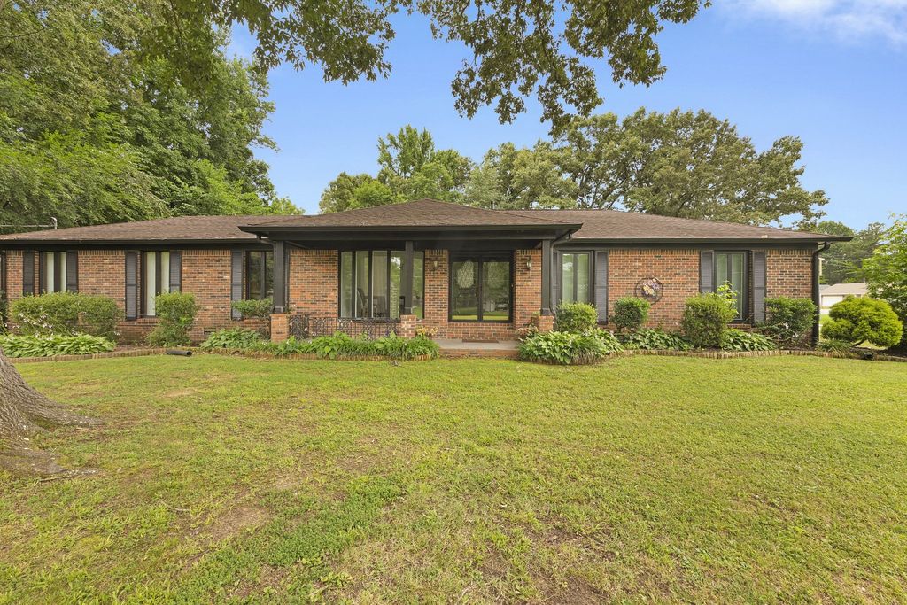 14 Hummingbird Cv, Jackson