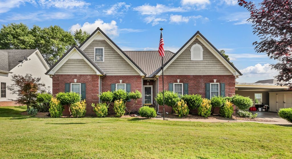 794 Parade Ct, Clarksville