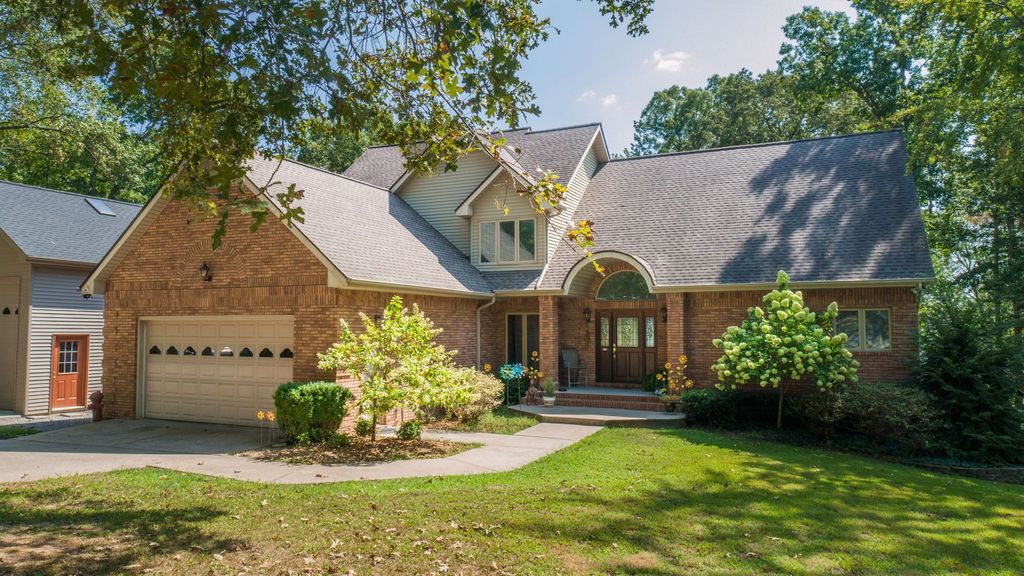 81 Woodridge Ln, Murray