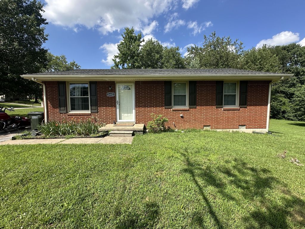 1412 Honeysuckle Dr, Hopkinsville