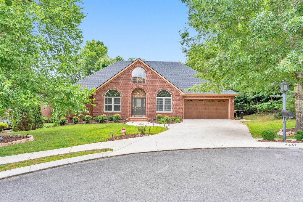 9237 Leaf Brook Lane, Apison
