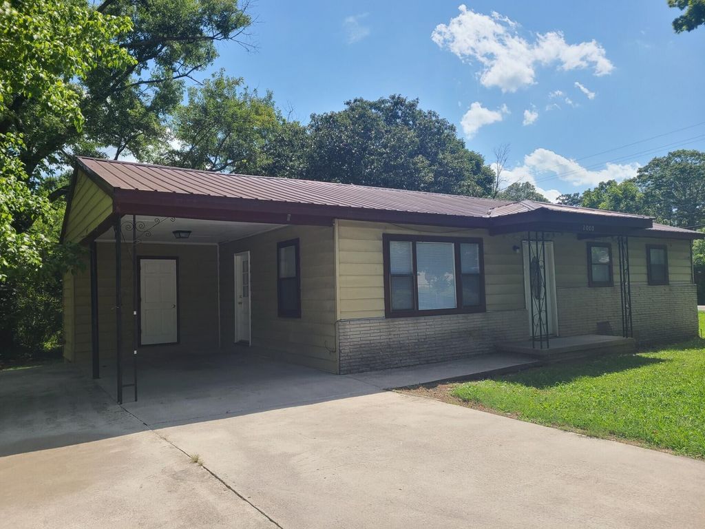 2000 Young Road Se, Cleveland