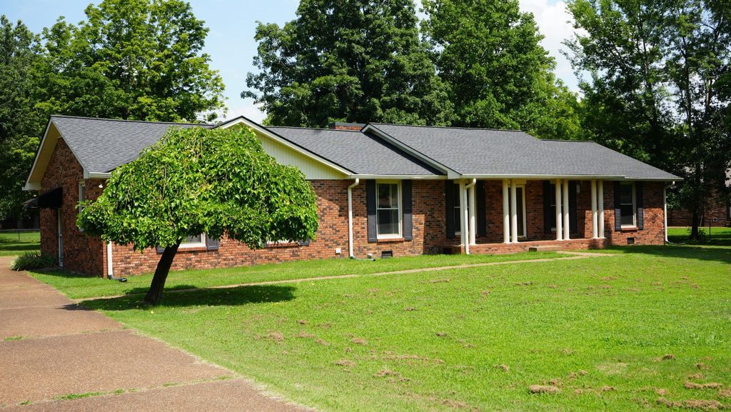 858 Moreland Dr, Gallatin