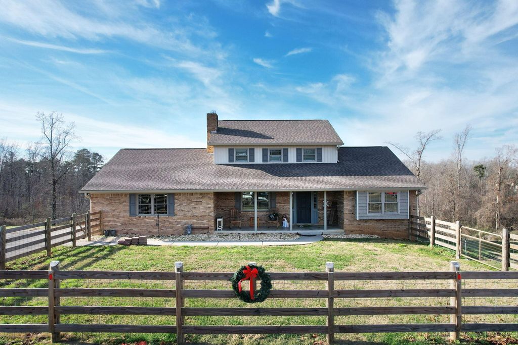 483 Minnis Road Ne, Cleveland